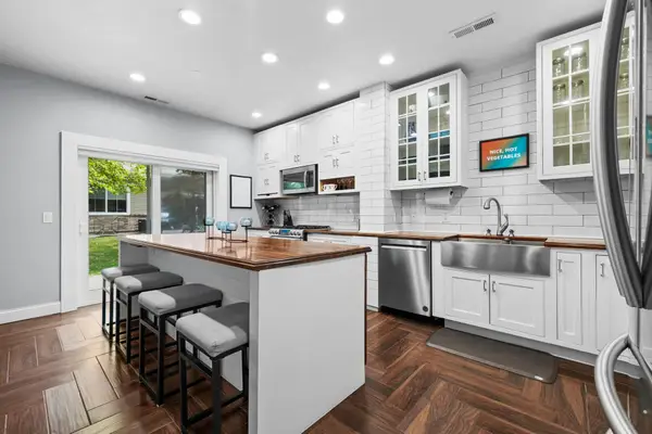 6440 64th Street Ne, Albertville, MN 55301