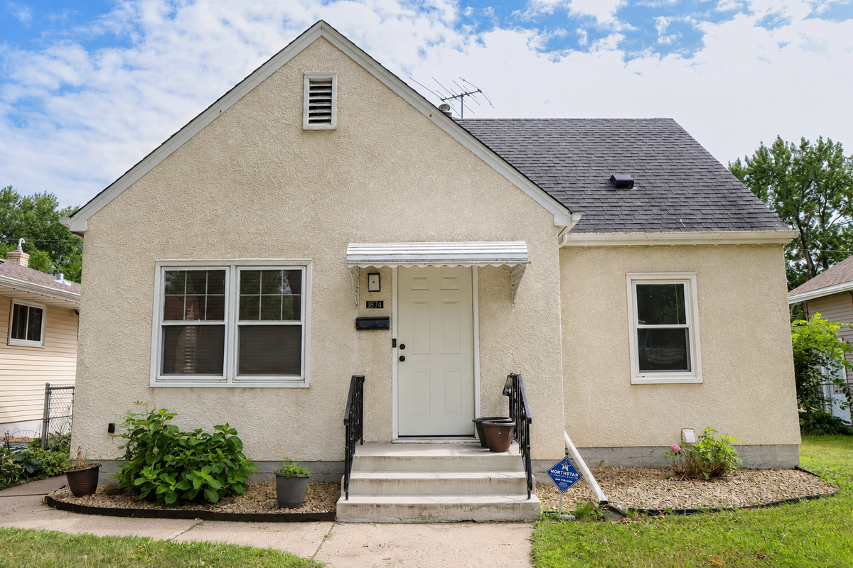 1874 Hawthorne Avenue E, Saint Paul, MN 55119 - #1