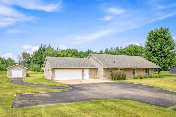 2507 320th Lane Ne, Cambridge, MN 55008