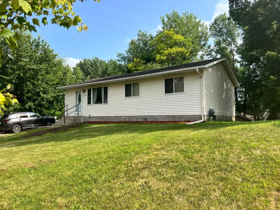 2208 Darling Avenue E, Alexandria, MN 56308 - #2