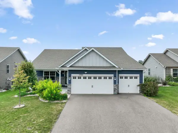 18085 Heirloom Court, Lakeville, MN 55044