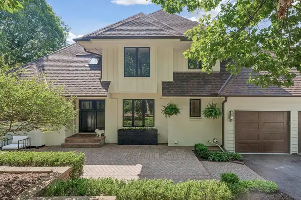 6 Spring Farm Lane, North Oaks, MN 55127
