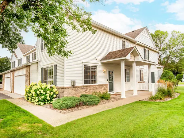 11011 Oak Grove Circle #B, Woodbury, MN 55129