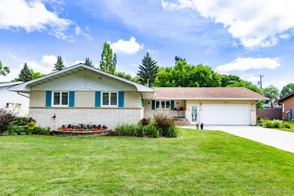 1217 Oak Street N, Fargo, ND 58102