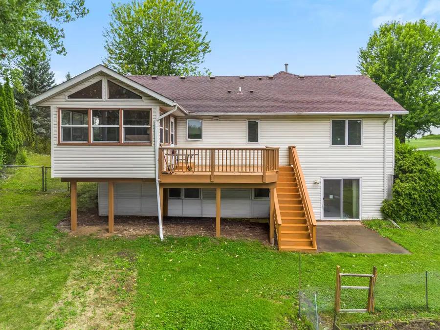 1242 Myrtle Street N, Saint Paul, MN 55119 - #3