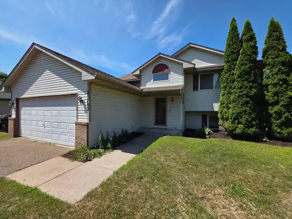 25782 Goldfinch Avenue, Wyoming, MN 55092
