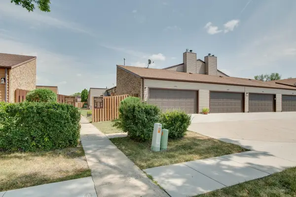 1530 35th Street S #E, Fargo, ND 58103