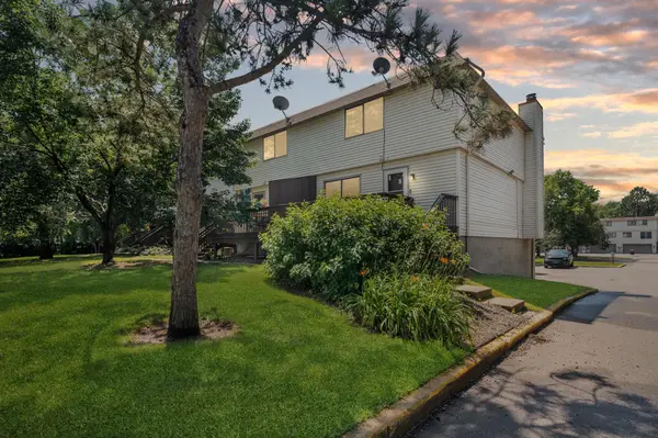 7501 62nd Court N, Minneapolis, MN 55428