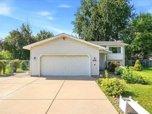 1526 Sherren Avenue E, Maplewood, MN 55109