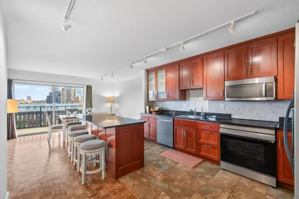 410 Groveland Avenue #702, Minneapolis, MN 55403