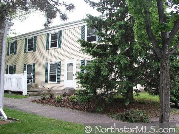 4980 Grenwich Trail N, Oakdale, MN 55128
