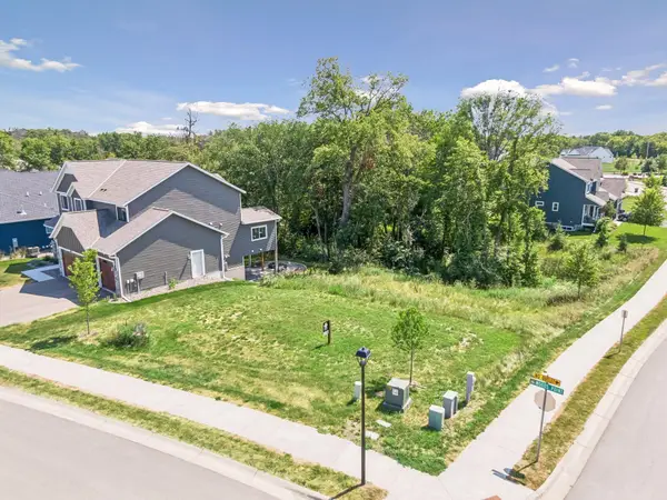 1949 Woods Point, Waconia, MN 55387