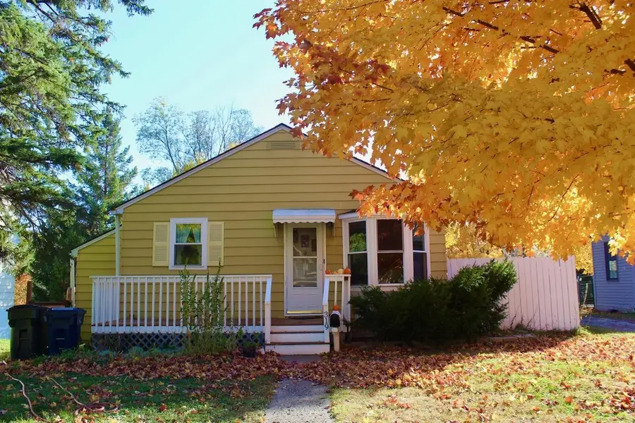 319 W Douglas Avenue, Fergus Falls, MN 56537 - #2