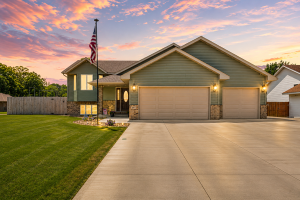 895 Lee Street Ne, Owatonna, MN 55060