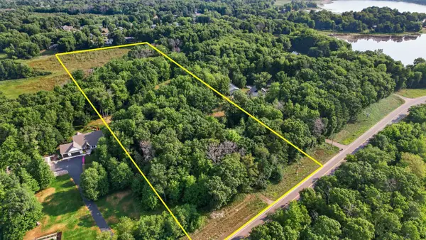 8055 Fawn Lake Drive Ne, Saint Paul, MN 55079