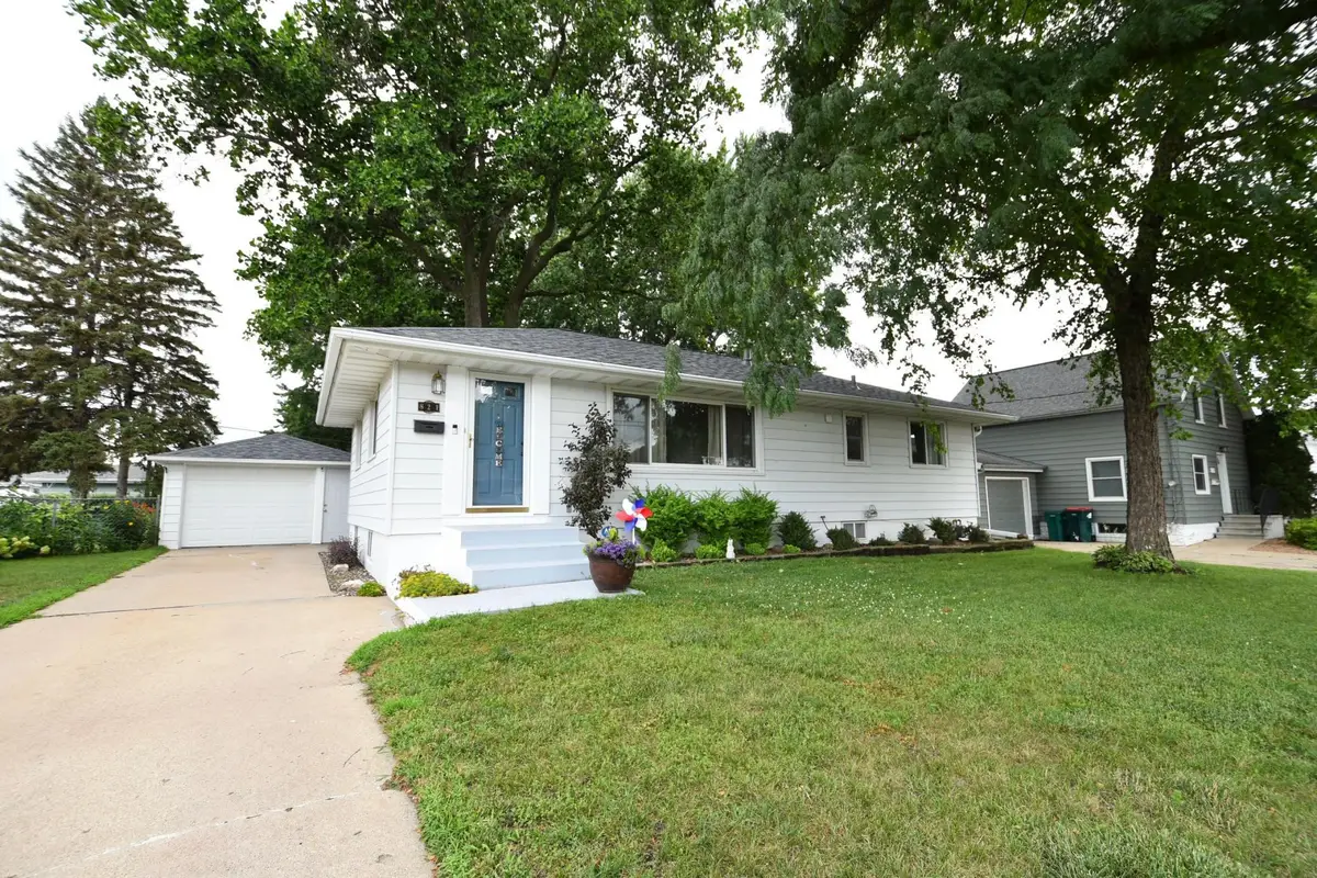 821 SE 12th Avenue Se, Rochester, MN 55904 - #1