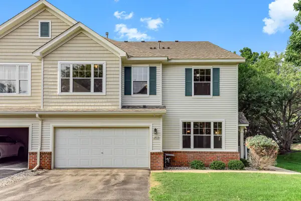 1713 Countryside Drive, Shakopee, MN 55379