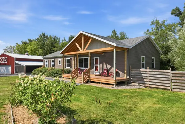 31240 Naples Court Ne, Cambridge, MN 55008
