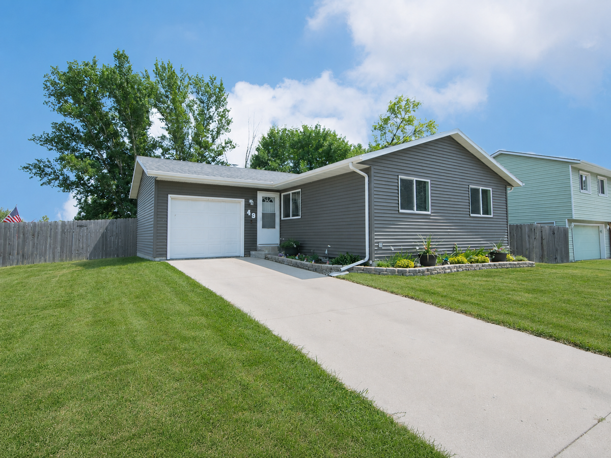 49 Evergreen Circle, West Fargo, ND 58078 - #1