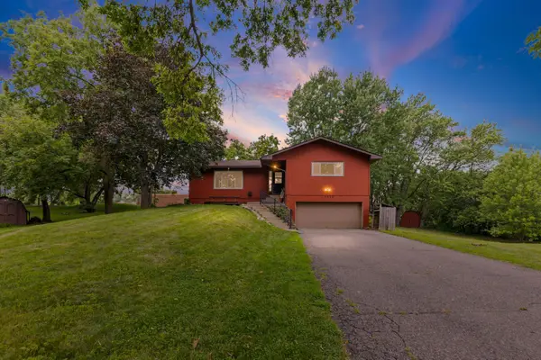 12916 1st Avenue S, Burnsville, MN 55337