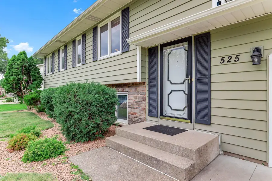 525 Lakewood Drive S, Maplewood, MN 55119 - #3