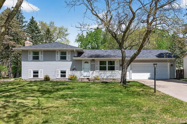 10441 Crocus Street Nw, Minneapolis, MN 55433