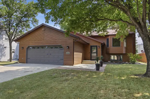 2522 34th Avenue S, Fargo, ND 58104