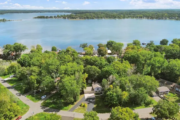 7657 N Shore Circle N, Forest Lake, MN 55025