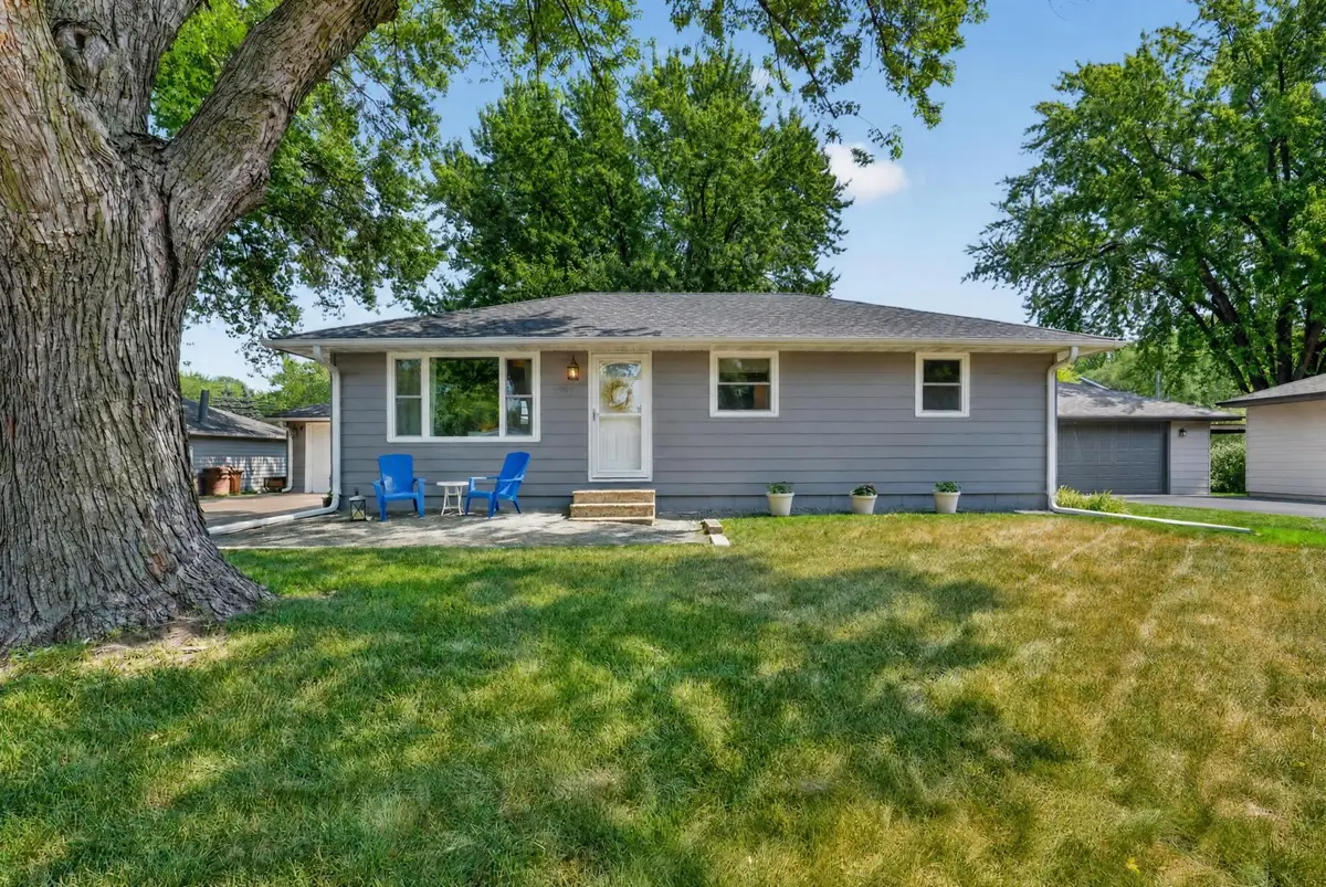 1257 Guthrie Avenue N, Oakdale, MN 55128 - #1