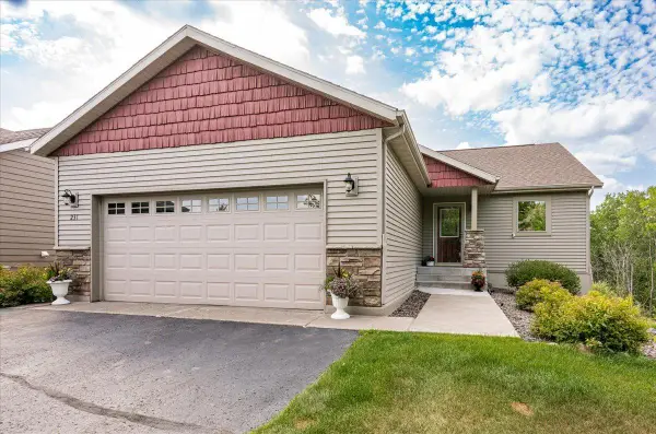 231 Hickory Street, Duluth, MN 55811