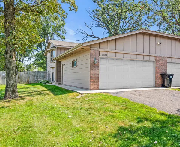 10563 Martin Street Nw, Minneapolis, MN 55433