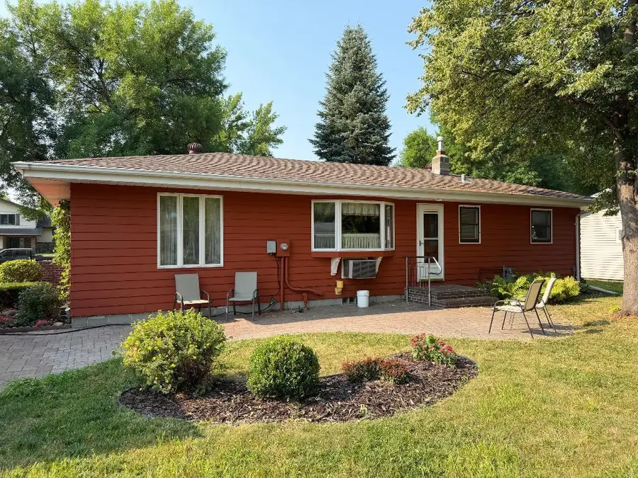 1614 19th Street Nw, East Grand Forks, MN 56721 - #2