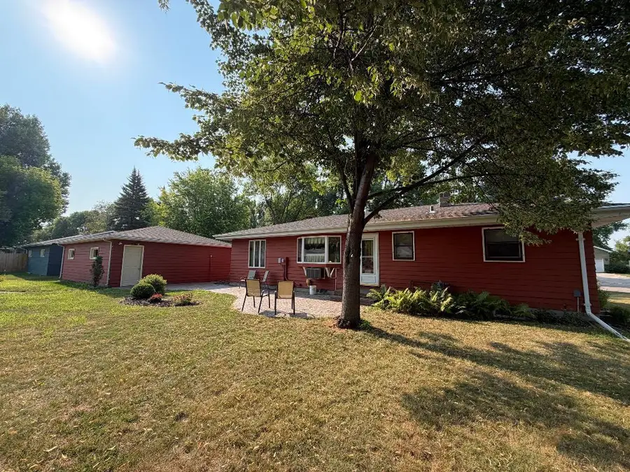 1614 19th Street Nw, East Grand Forks, MN 56721 - #3