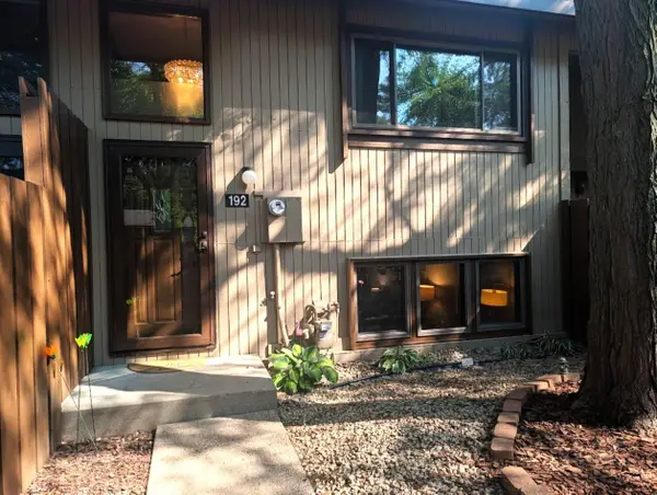192 River Woods Lane, Burnsville, MN 55337