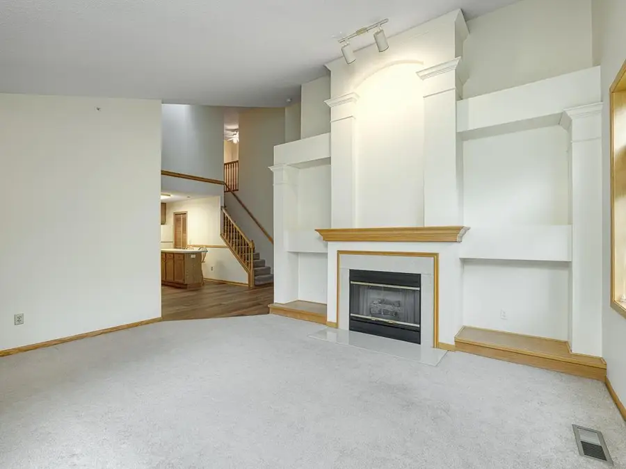 840 Old Town Drive, Saint Paul, MN 55112 - #2