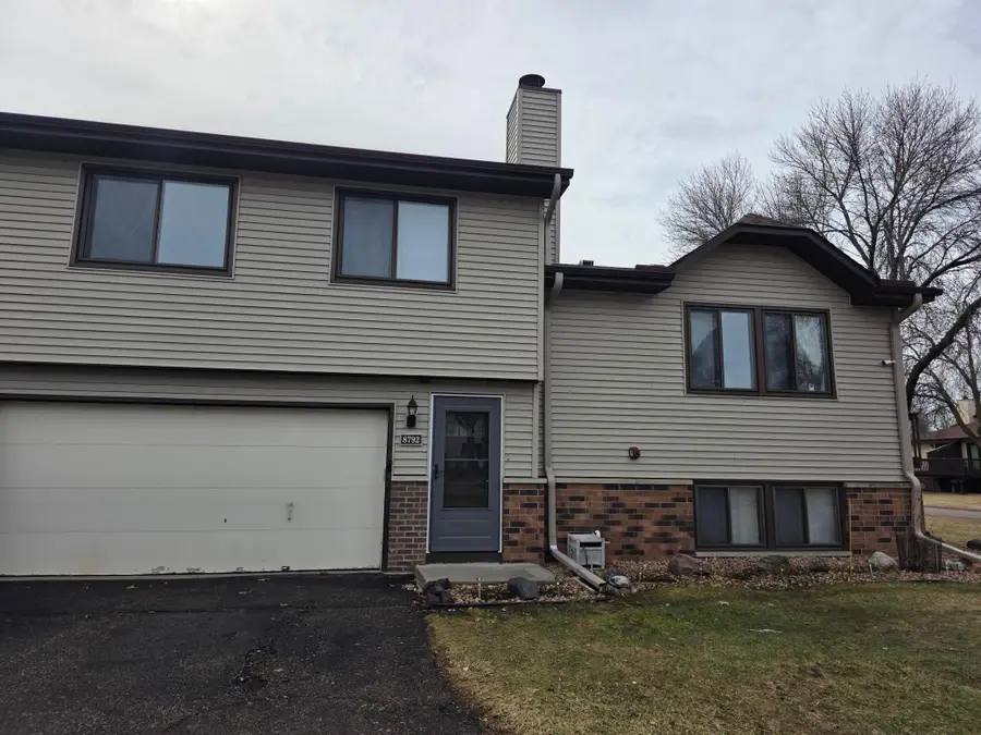 8792 N Maplebrook Circle #8792, Minneapolis, MN 55445 - #3