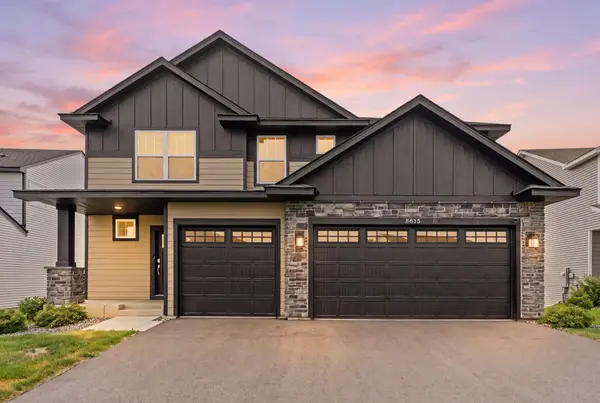 8813 Periwinkle Boulevard, Woodbury, MN 55129