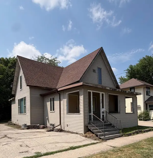 409 9th Street S, Fargo, ND 58103
