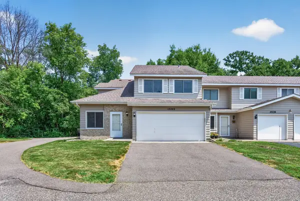 15242 Lesley Lane, Eden Prairie, MN 55346