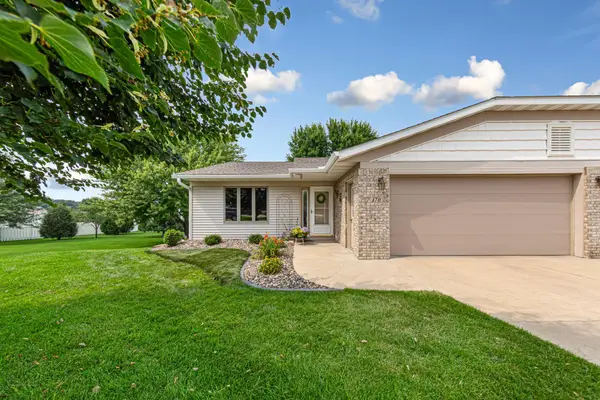 170 Autumn Place Ne, Owatonna, MN 55060