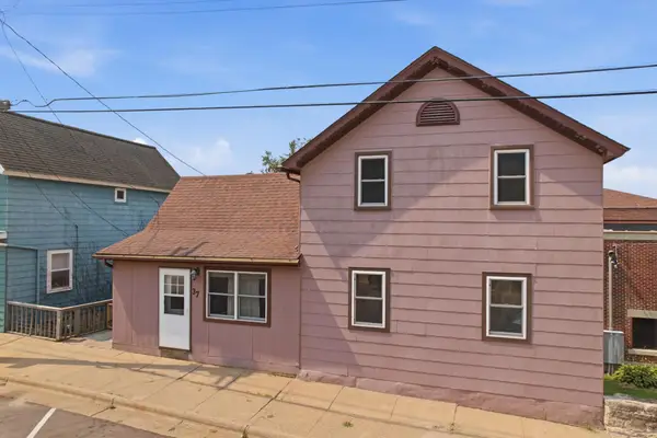 37 N Hill Street, Fountain City, WI 54629