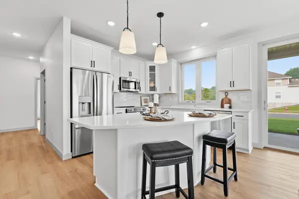 16309 Esprit Court, Lakeville, MN 55044