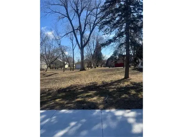 120 8th Avenue N, Waite Park, MN 56387