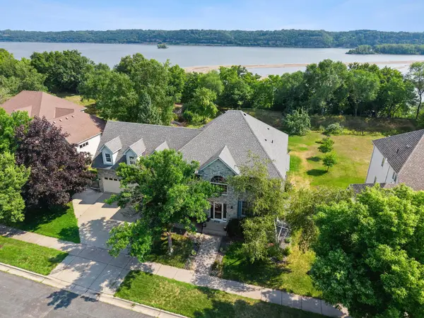 1484 Riverbluff Drive, Hastings, MN 55033