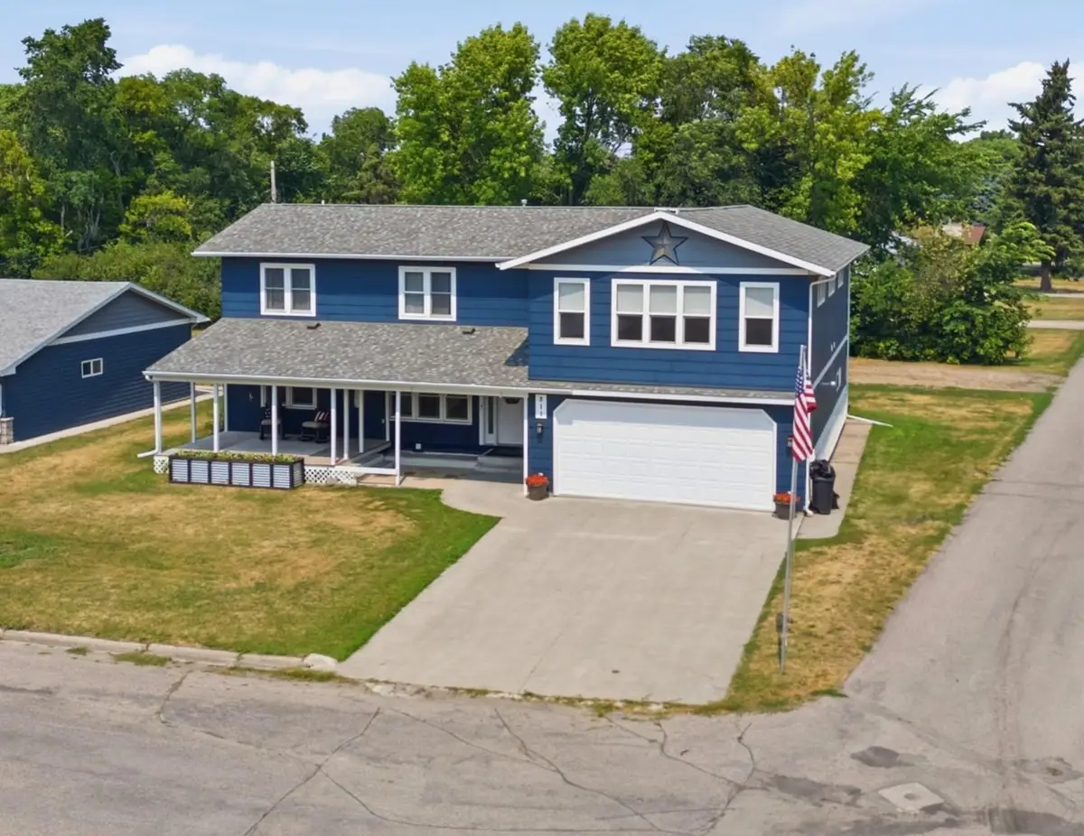 811 1st Avenue E, Ada, MN 56510 - #1