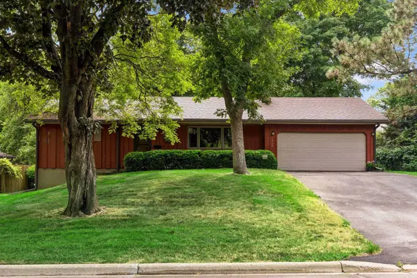 1938 Midland Hills Road, Roseville, MN 55113