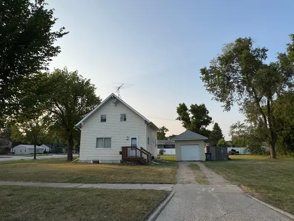 1706 N 4th Avenue, Moorhead, MN 56560