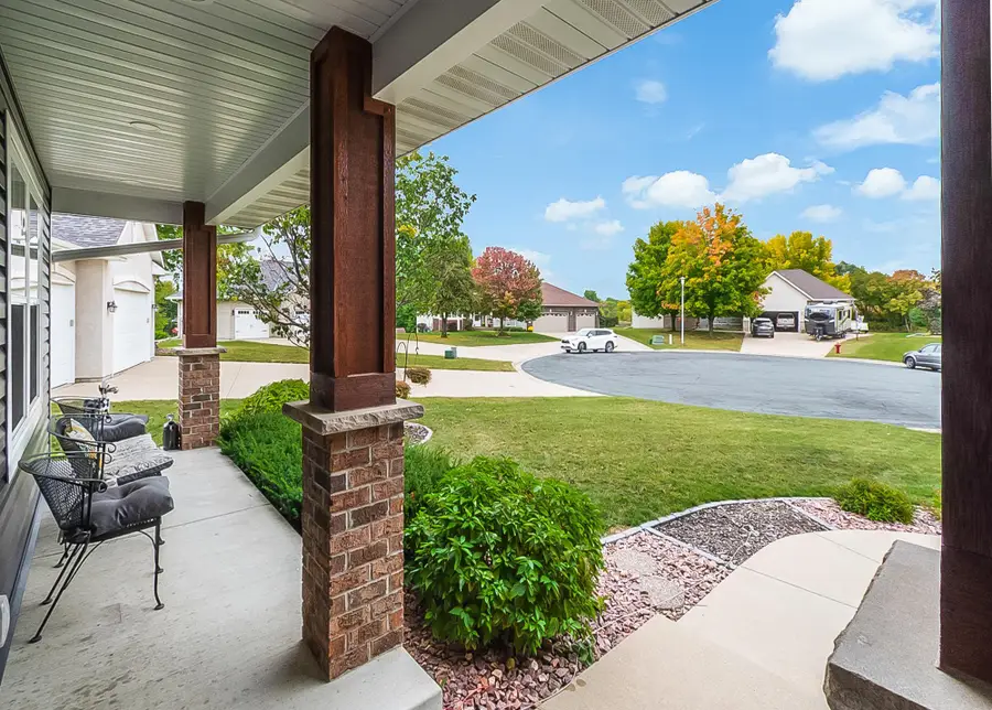 506 Chalupsky Avenue Ne, New Prague, MN 56071 - #3