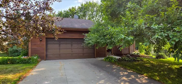1521 Bruers Court, Chaska, MN 55318