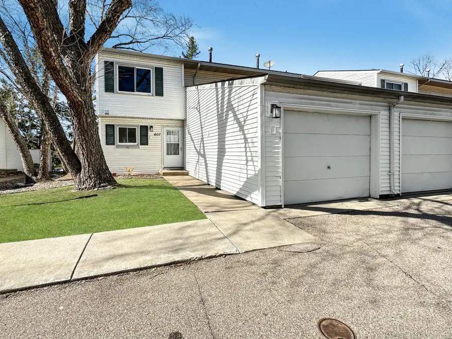 607 E Burnsville Parkway #13, Burnsville, MN 55337 - #3